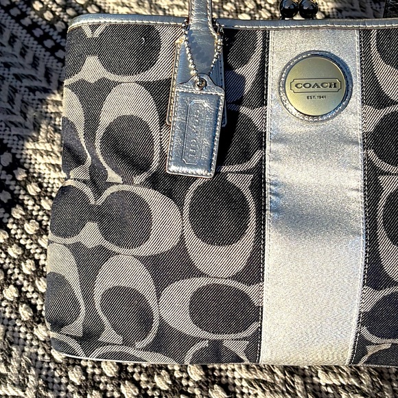 NWOT COACH Caryall Bag in Signature Jacquard Blue and Silver - Picture 3 of 8